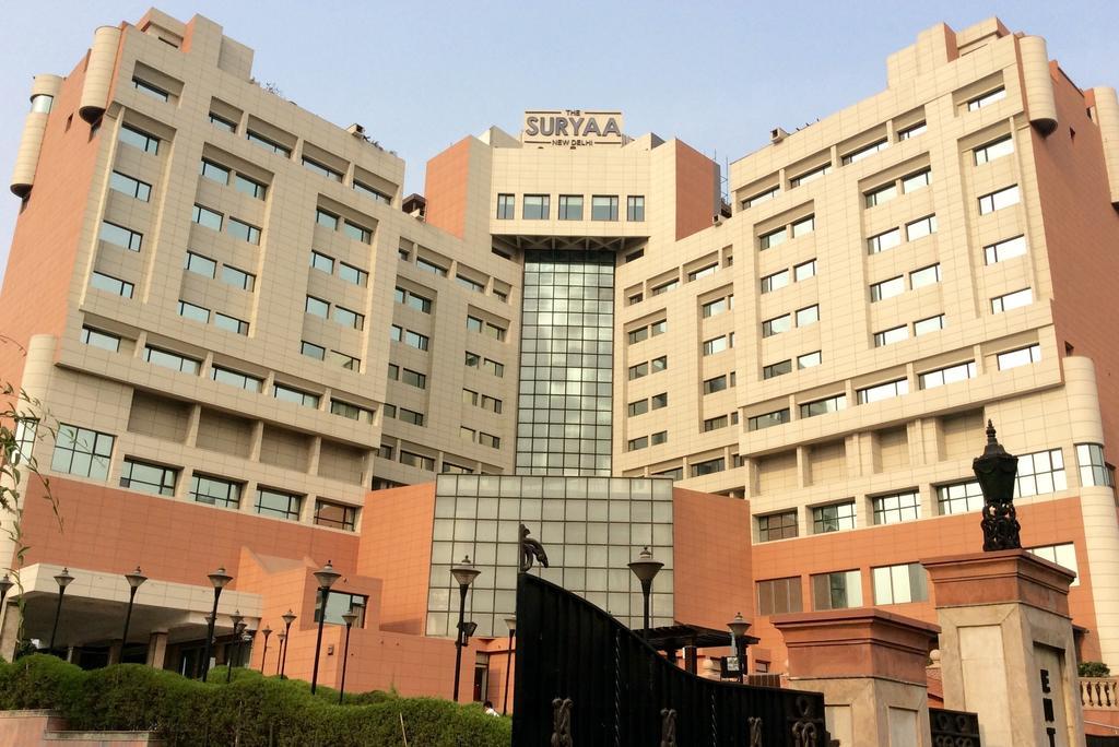 Hotel The Suryaa Nowe Delhi Zewnętrze zdjęcie Suryaa Hospital