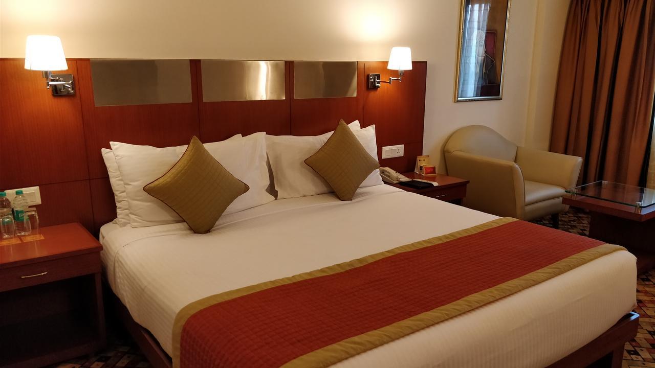Hotel The Suryaa Nowe Delhi Zewnętrze zdjęcie A room at the Taj Bengal